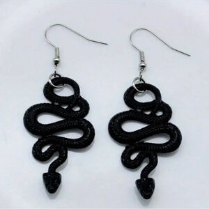 Black mumba earrings